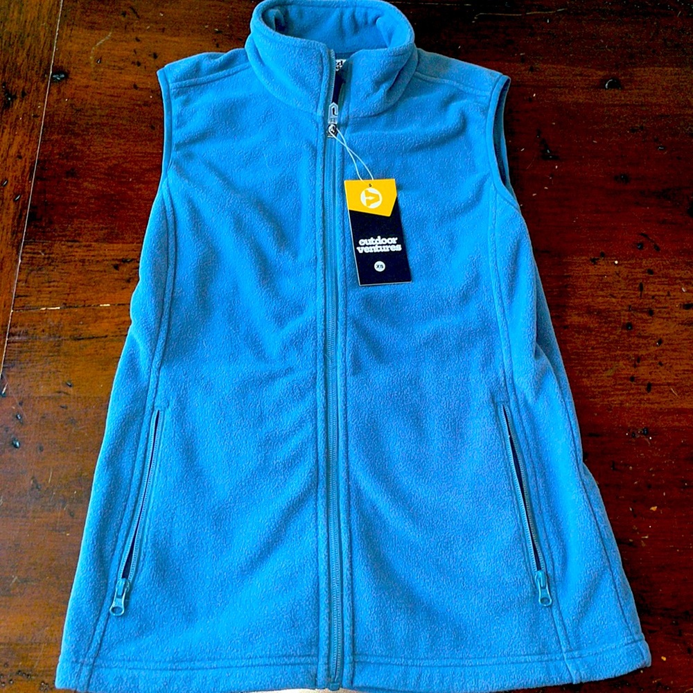NWT women's fleece vest